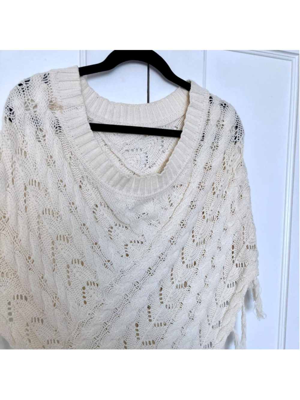 Mudd Cozy Boho Cream Knit Fringed Poncho (OS) - Picture 2 of 4
